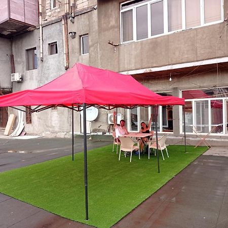 Sun City Hostel Jerevan Exteriör bild